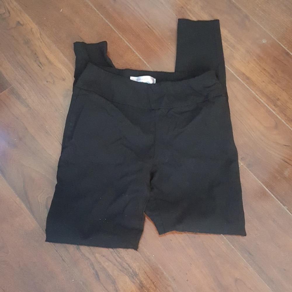 Black leggings